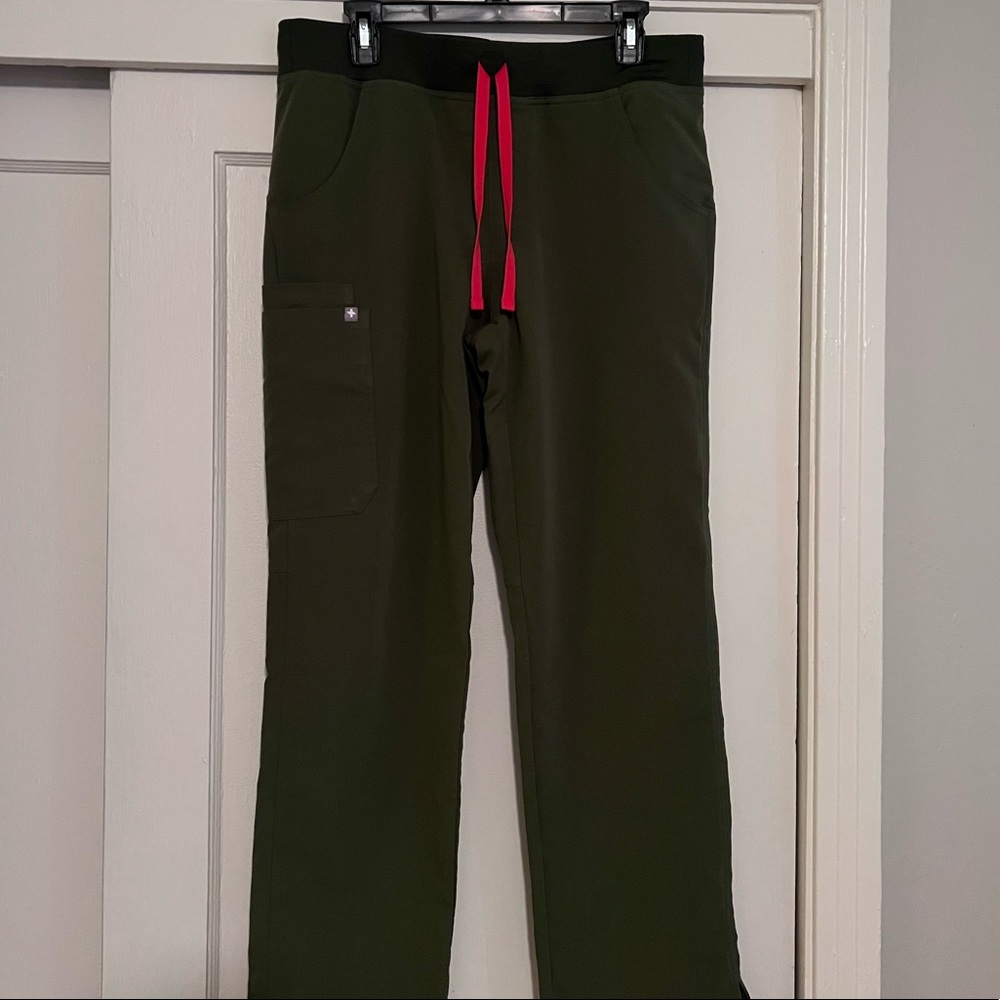 Figs Scrub Pants - size Medium - Kade Cargo